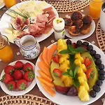 Retiro Da Janela Bed & Breakfast 4*