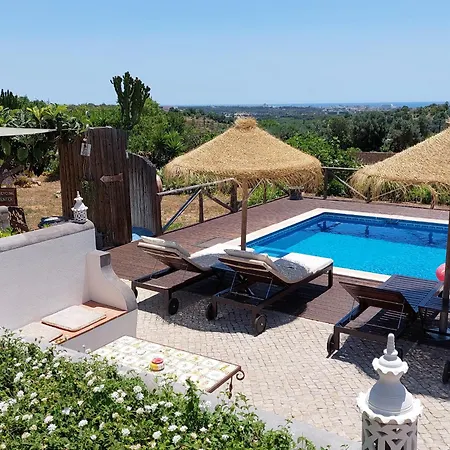 Retiro Da Janela Bed and Breakfast
