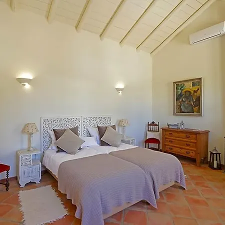 Retiro Da Janela Bed & Breakfast